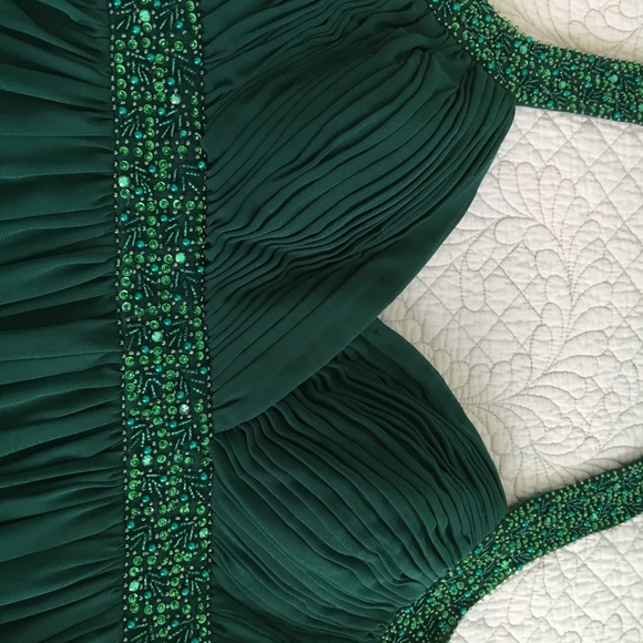 JS Boutique Halter Dress - Picture 2 of 11